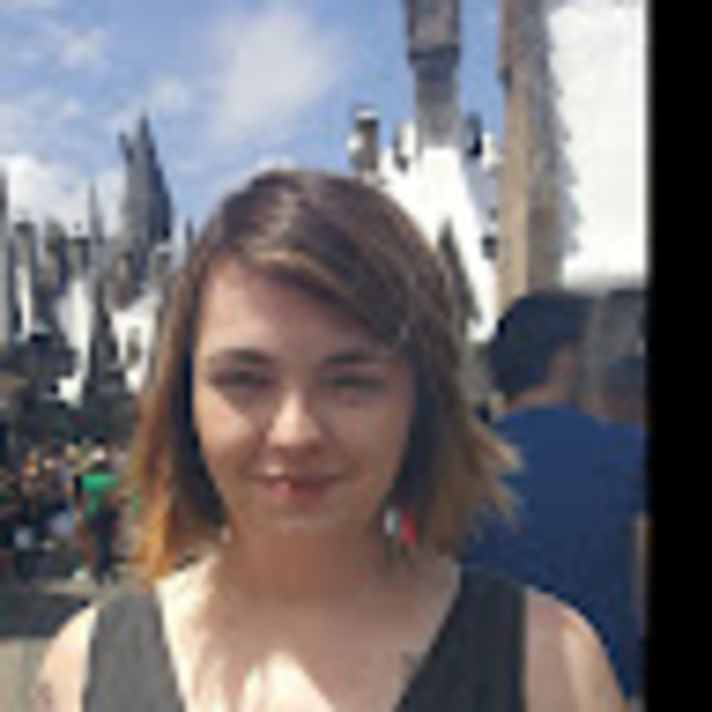Meet your Posher, Caitlin